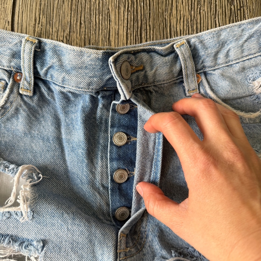 Free People We The Free Women's High Rise Cut Off Distressed Denim Shorts Sz 27 - Picture 6 of 7